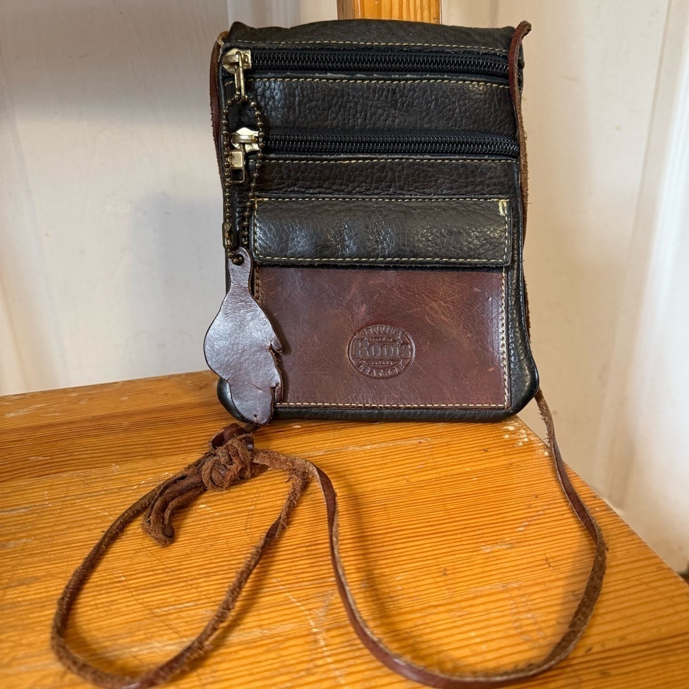 Roots Vintage Black and Brown Leather Crossbody Pouch Bag